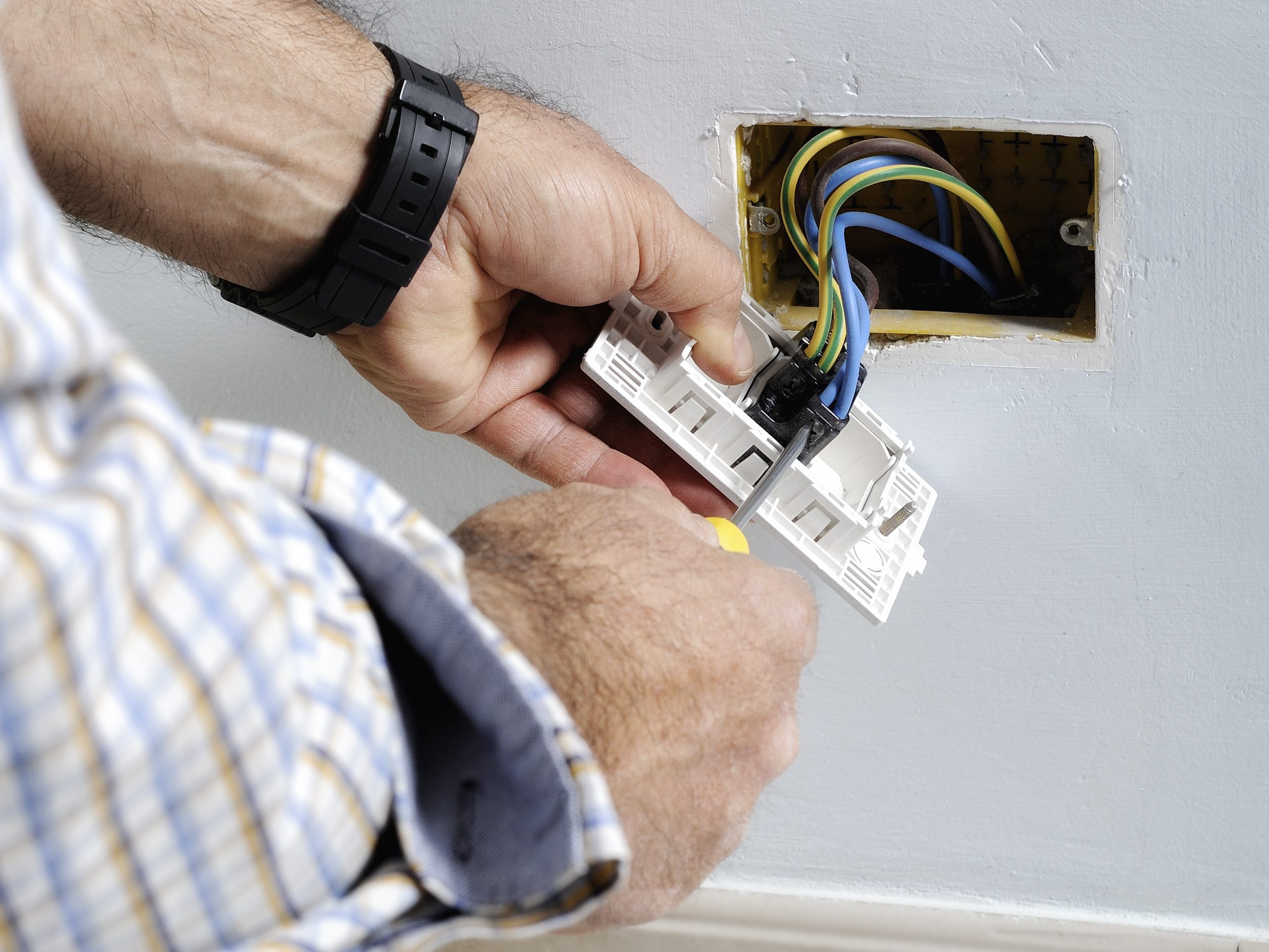 Intervention électrique sur une prise